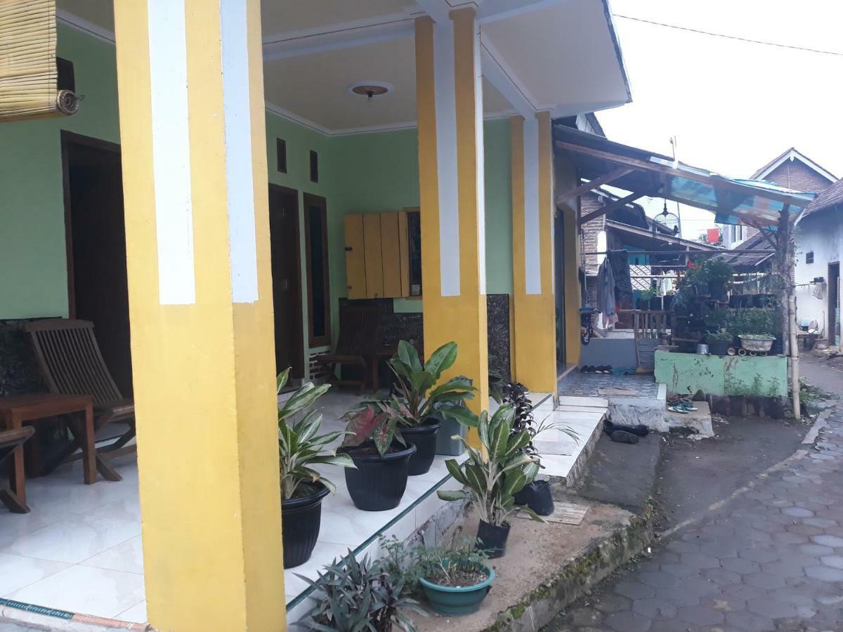ไอเจน แมนส์เจสติก บีแอนด์บี Hostel Tamansuruh ภายนอก รูปภาพ